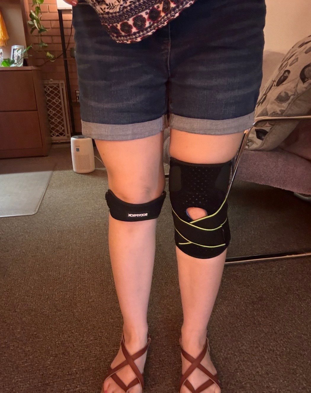 Wearing both patella strap and knee brace at work